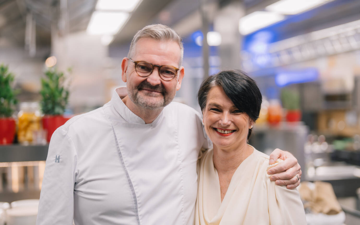 Hoteldirektorin Judith Fuchs-Eckhoff und Thomas Martin luden zum „Klassentreffen“ ind Louis C. Jacob… / /©DSR Hotel Holding