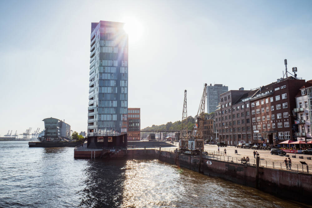 Im Dezember lässt sich auf der Elbmeile von Glühwein zu Glühwein schlendern / ©Jan Traupe