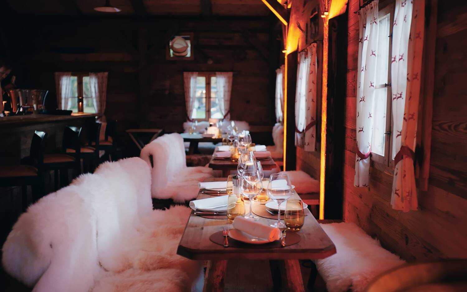 Im Inneren wartet gemütlich.rustikales-Ambiente / ©Moritz Krebs