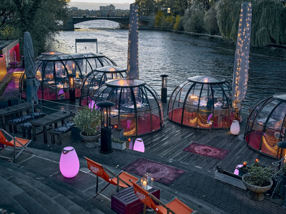 Im Sommer unter großen Schirmen, im Winter unter Glaskugeln: Die Spanische Treppe hat einen ganz besonderen Charme / ©Marc Sill 