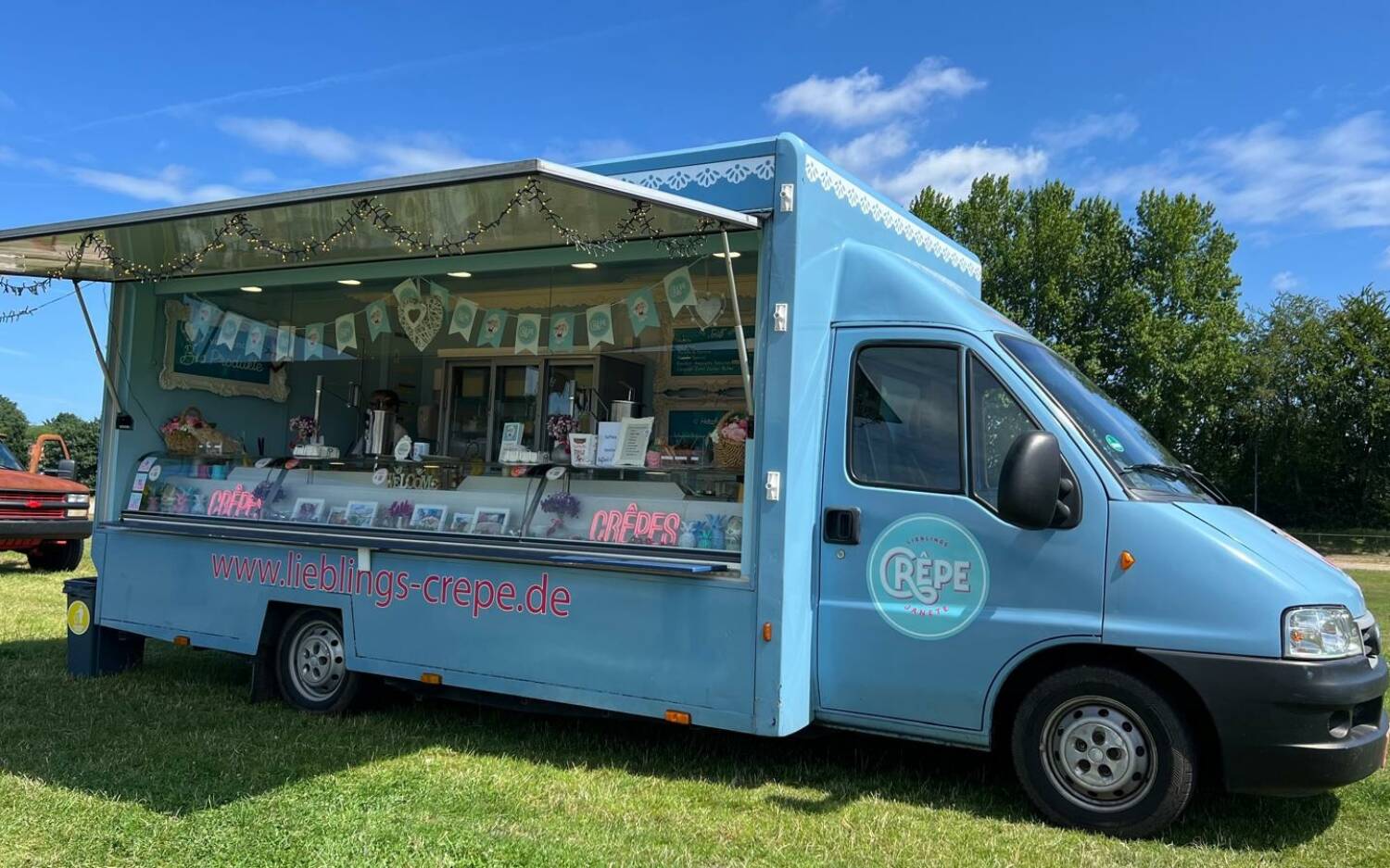 In dem blauen Wagen werden Crêpes aller Art gebacken  / ©Lieblings Cêpe Janete