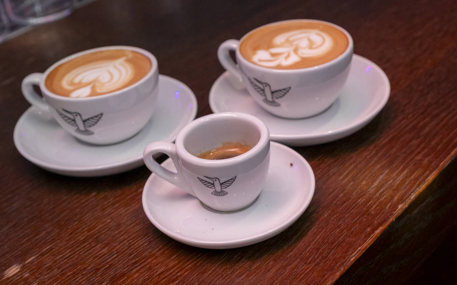 Kleine Kunstwerke: Oliver Both von Black Delight beendet den Abend mit seinen Kaffeespezialitäten / ©Jan-Rasmus Lippels