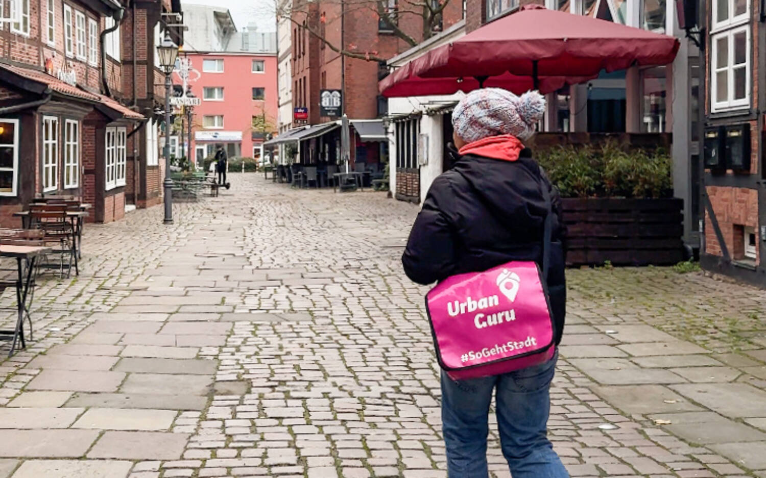 Mit den Tourguides durch die historischen Gassen Harburgs: Im April 2026 startet eine neue Sonntagsbraten-Tour / ©Johanna Sprave