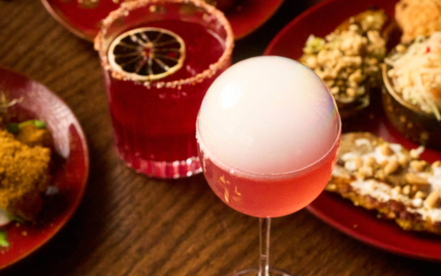 Nicht nur gutes Essen, auch besondere Drinks werden vom Team mit viel Hingabe kreiert / ©Ot Restaurant