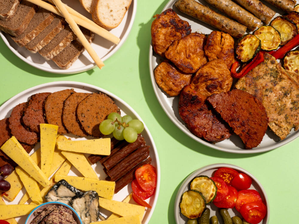 Ob gemütliche Familienfeier oder großes Firmen-Event: veganes Catering kommt in Hamburg an – wie etwa von Die Vegane Fleischerei / ©Die Vegane Fleischerei