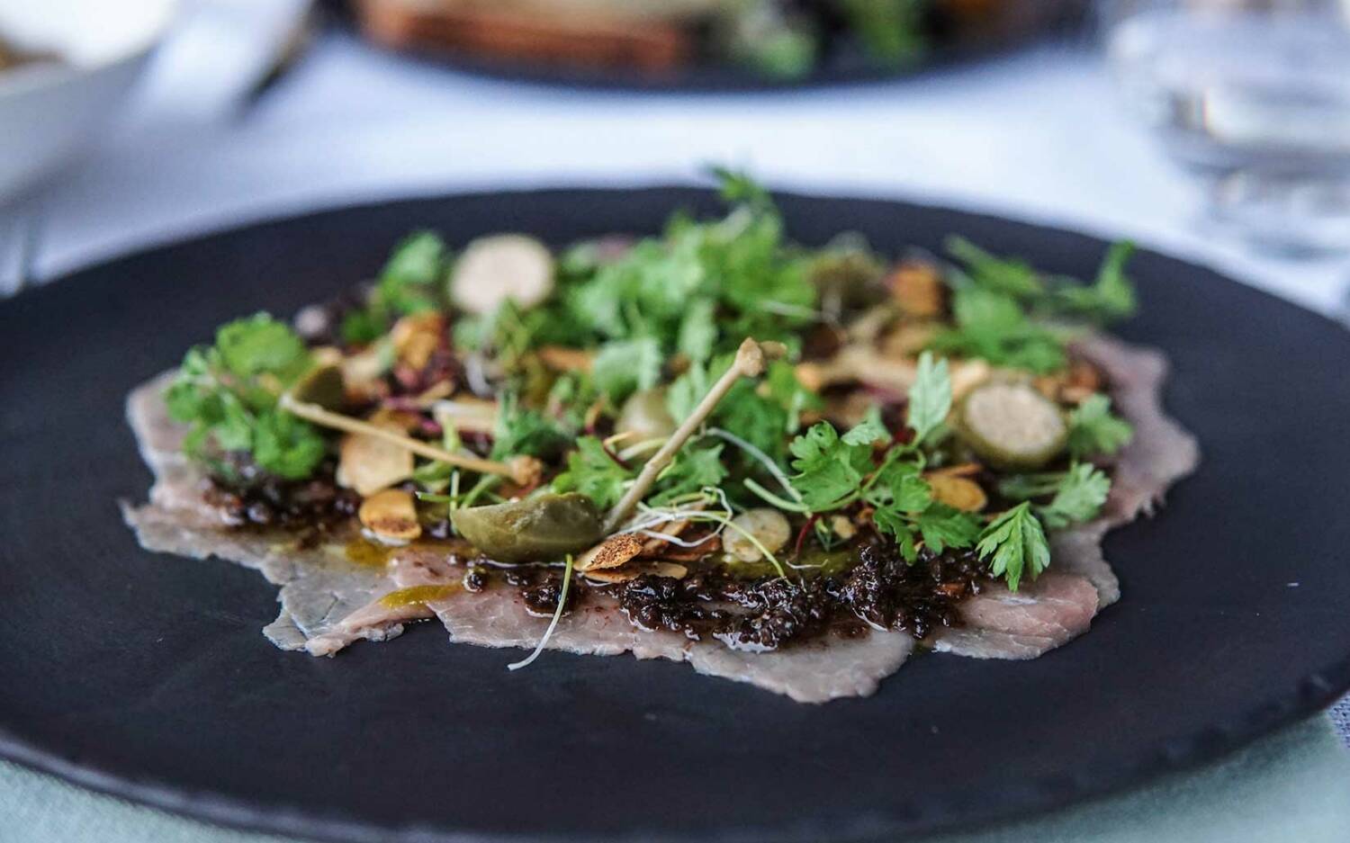 Auf das Jolie ist Verlass: Hier gibt es raffinierte Heimatküche. In der letzten Dekade hat sich daran nichts geändert / ©Unsplash/Elle Hughes