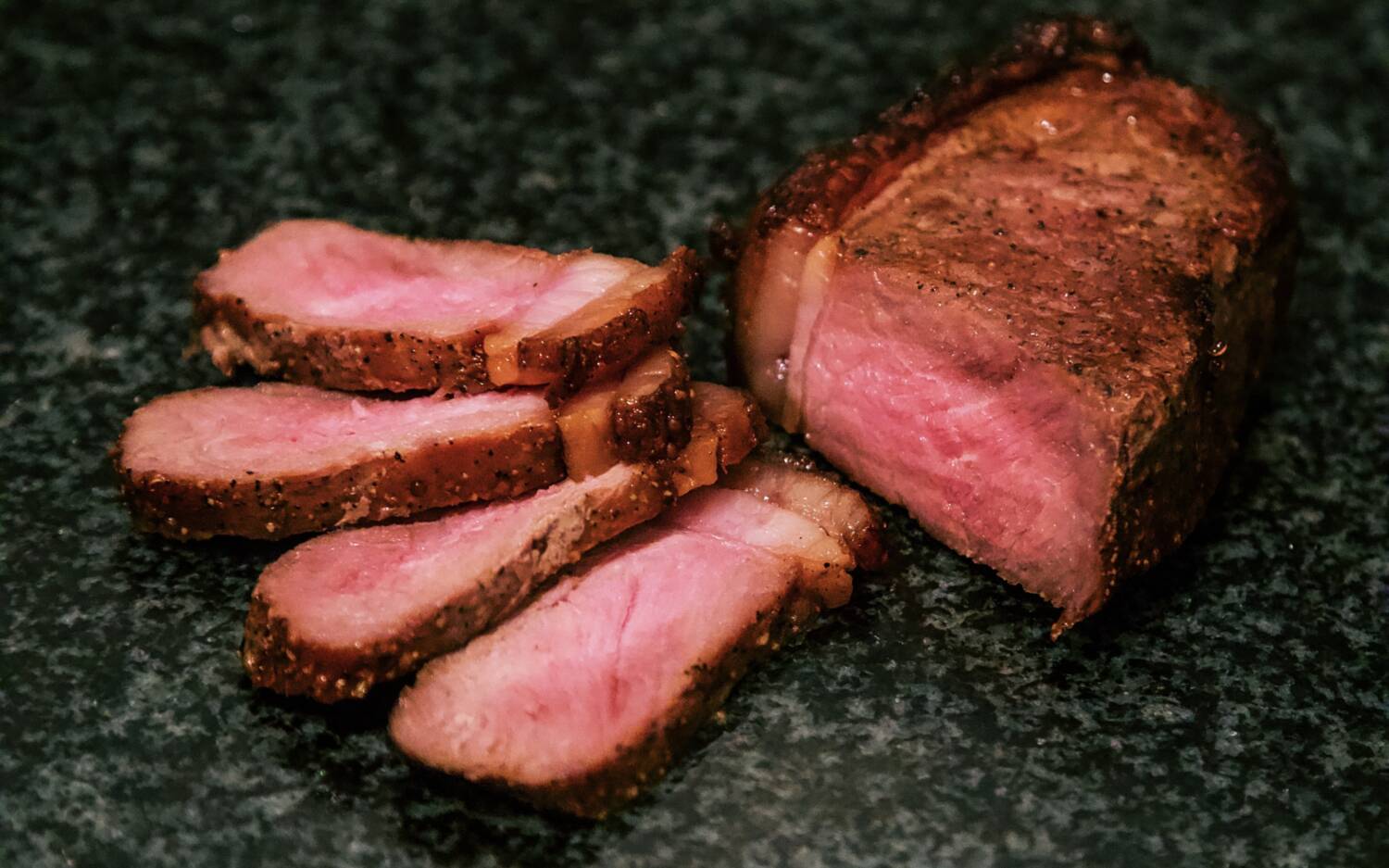 Das Porter House in Norderstedt ist ein Ort für Fleischliebhaber / ©Unsplash/Stu Moffat