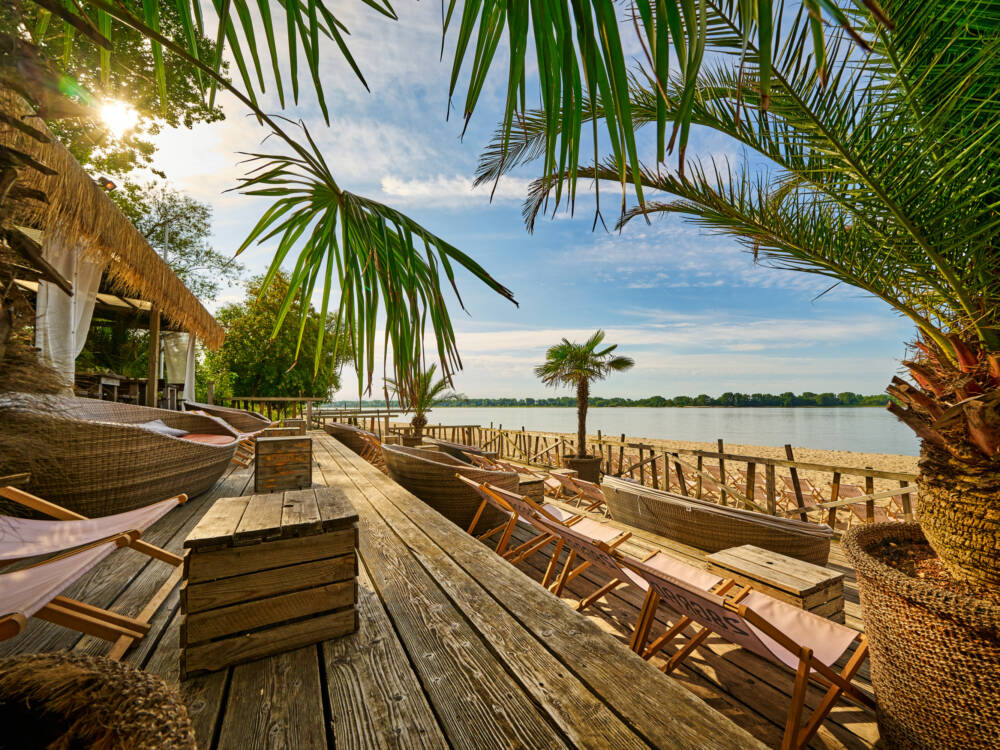 Eine Eventlocation direkt am Wasser: Das 28Grad Strandbad in Wedel / ©Goodlife Group