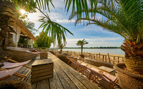 Eine Eventlocation direkt am Wasser: Das 28Grad Strandbad in Wedel / ©Goodlife Group