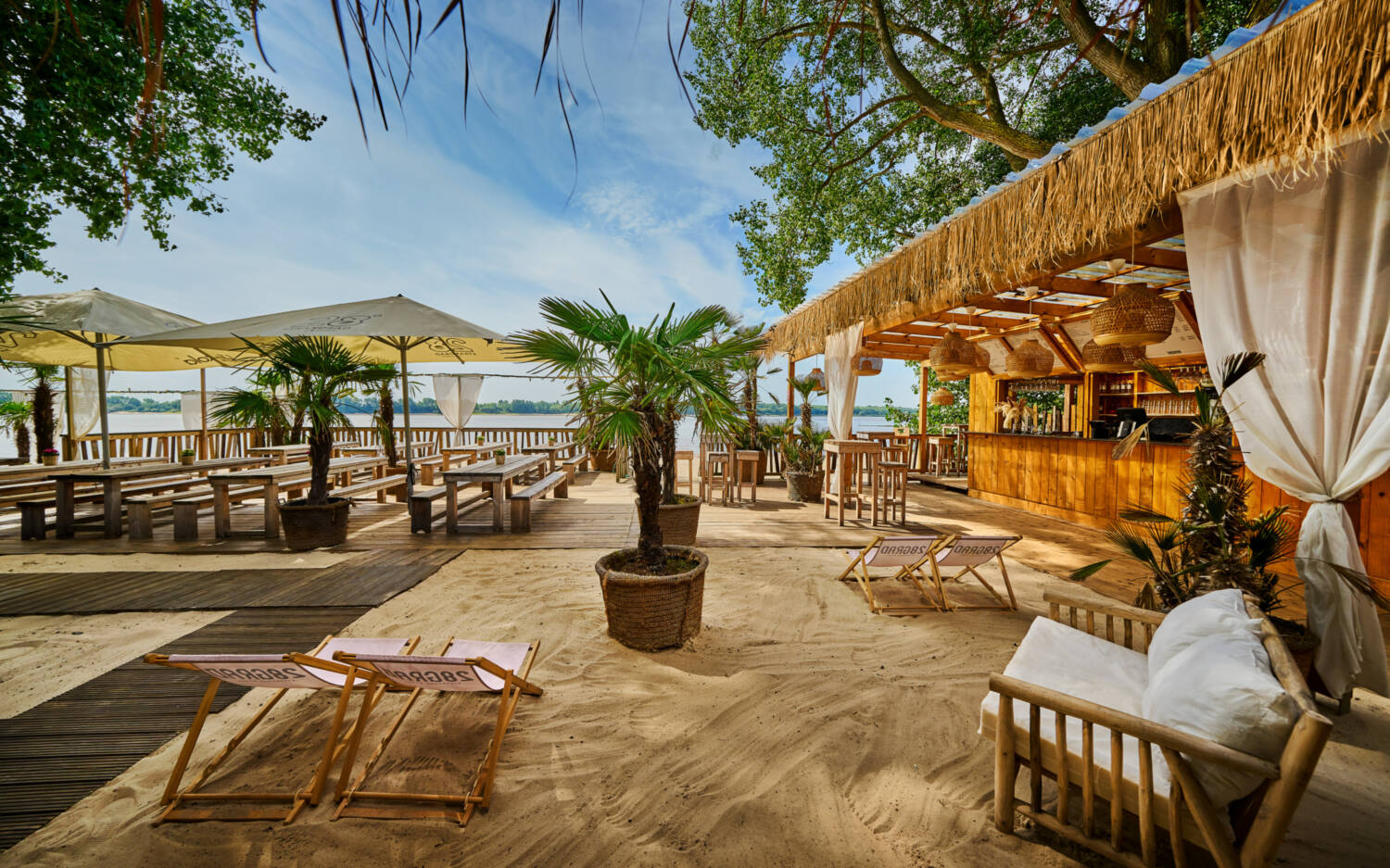 Im 28Grad Strandbad kann entspannt oder imposant gefeiert werden / ©Goodlife Group