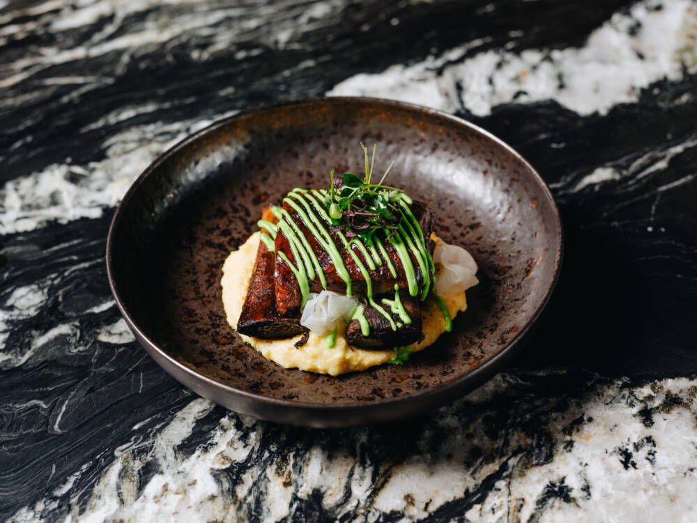 Kleine Portionen, Streetfood in höchsten Tönen: Im Der Player wird anspruchsvoll gekocht und kreiert / ©Eike F. Huebner