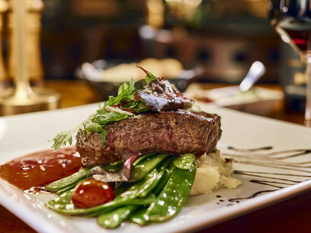 Neben Pizza, Pasta und Burger finden im Scotty’s auch saftige Steaks den Weg auf den Teller /©Marc Sill