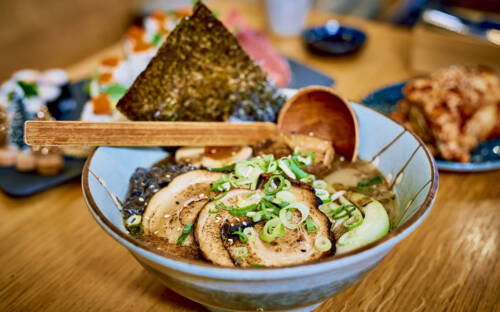 Ob Ramen, Sushi oder Bibimbap: Im Noory kommen koreanische und japanische Gerichte auf einen Tisch / ©Marc Sill