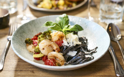 Passend zur Location gibt es maritime Küche mit Einflüssen aus dem gesamten Mittelmeerraum / ©Marc Sill