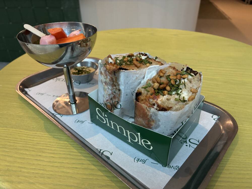 Sauerteigbrot üppig belegt mit asiatischen, orientalischen oder regionalen Zutaten gibt es seit wenigen Wochen beim Simple Sandwich / ©Simple Sandwich