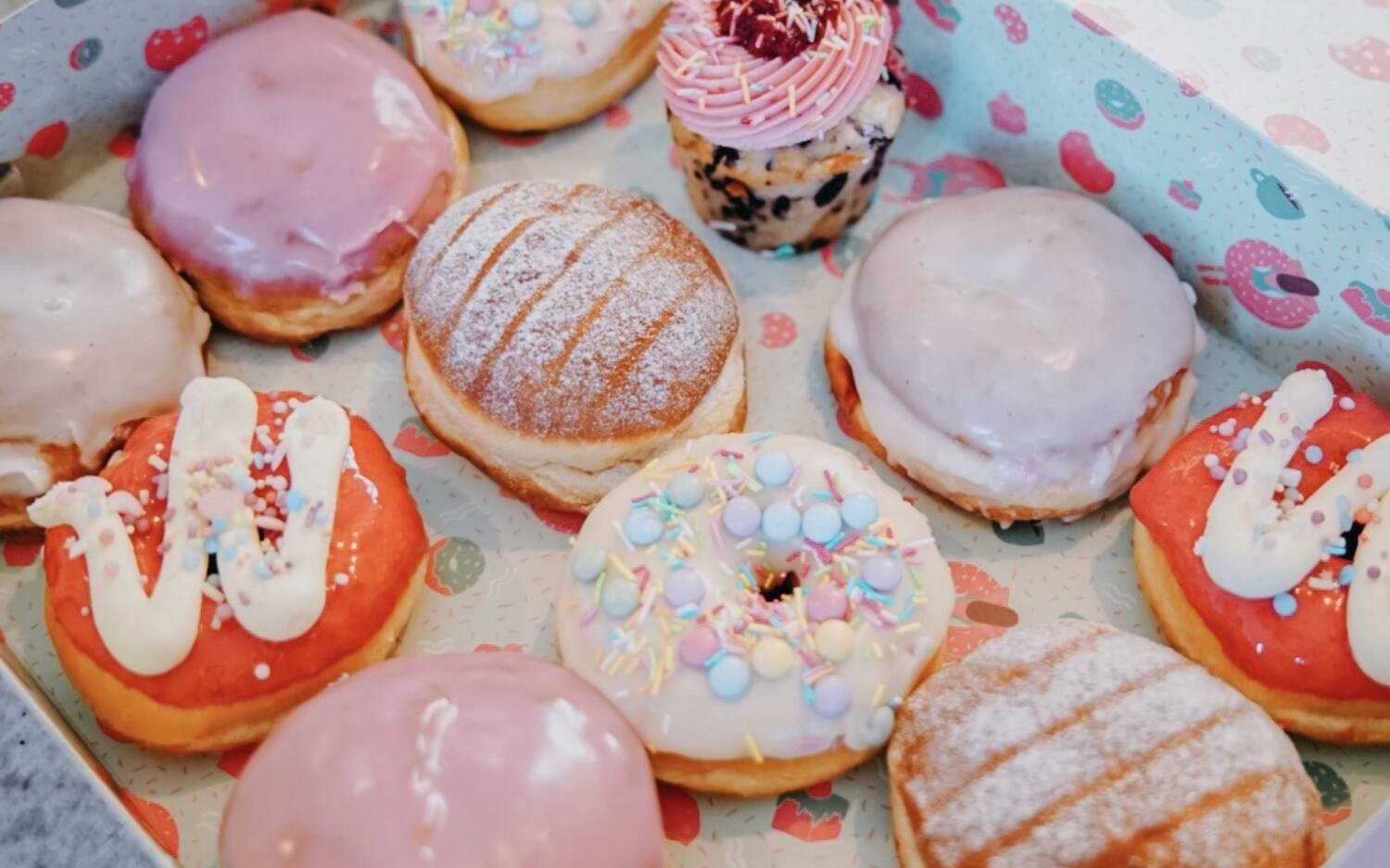 Sogar vegane Berliner sind an Silvester in Hamburg erhältlich – zum Beispiel bei Kjeks / ©Kjeks GmbH, Charlotte Kreft