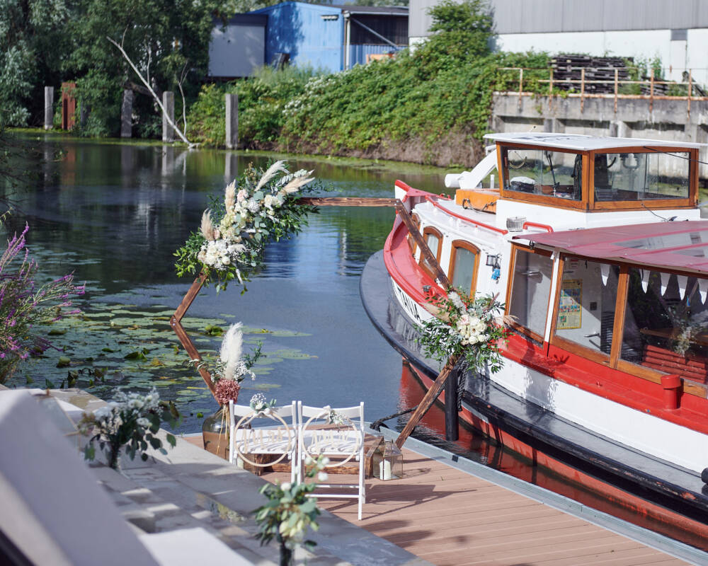 Wer im Hansekai feiert, kann mit dem Boot anreisen / ©Hansekai 
