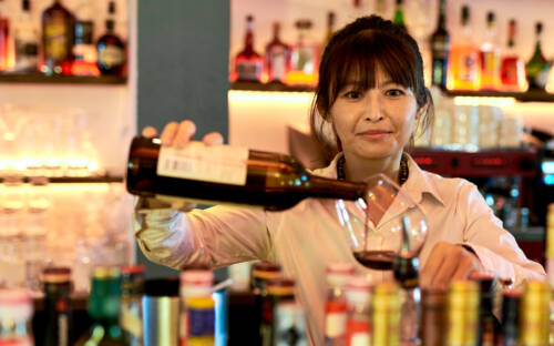 Auch die Bar lässt keine Wünsche offen! / ©Marc Sill