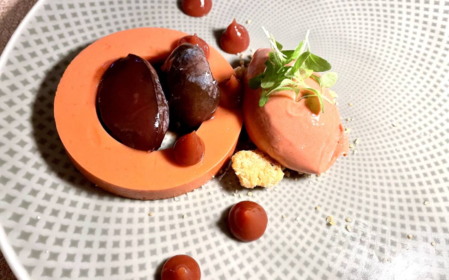 Beim Dessert dreht sich alles um Zwetschgen – und überzeugt damit auf voller Linie / ©Peter Wagner/foodbild