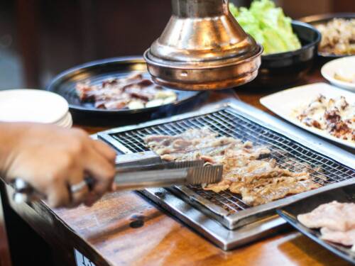 Das Grillrestaurant Kimchi setzt auf Korean BBQ! / ©Unsplash/Subagus Indra