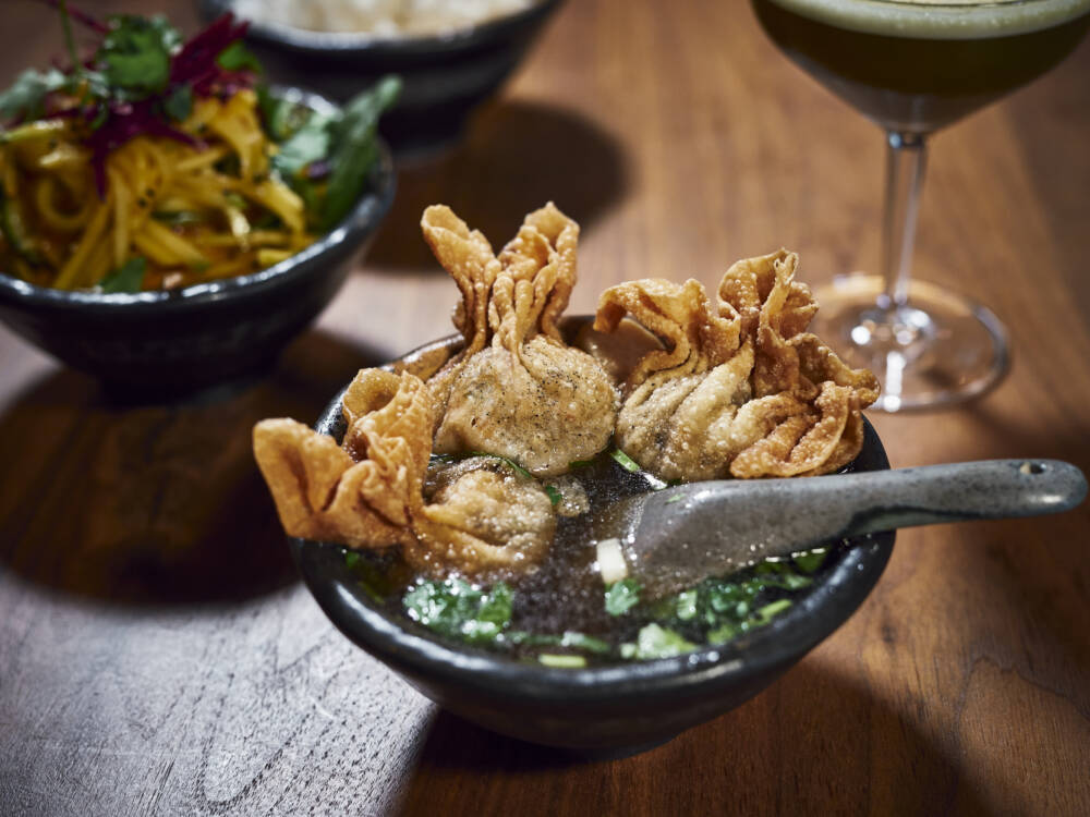 Das kleine Glück lässt sich teilen: Wer mag, kann sich im Cham durch vegane Tapas probieren. Am besten zu zweit! / ©Marc Sill