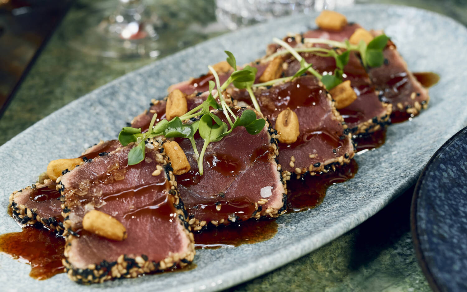 Der Star des Abends: die Tuna-Tataki im Jin Gui / ©Marc Sill