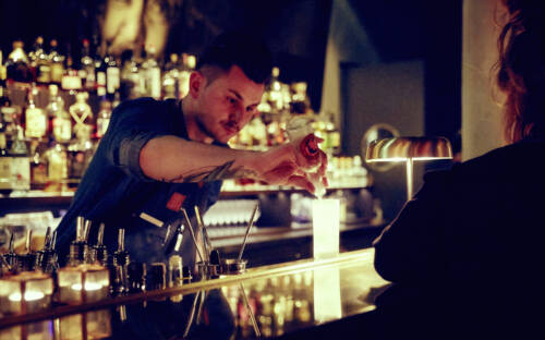 Die Boilerman Bar in der HafenCity spezialisiert sich auf Highballs mit Rum / ©Boilerman Bar