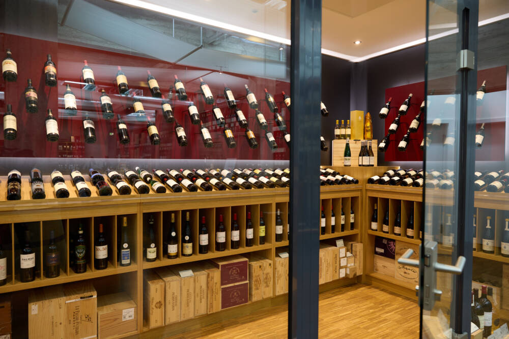 Die Mövenpick Weinkeller gibt es inzwischen seit sieben Dekaden – in drei verschiedenen Ländern und in Hamburg in doppelter Ausführung / ©Mövenpick