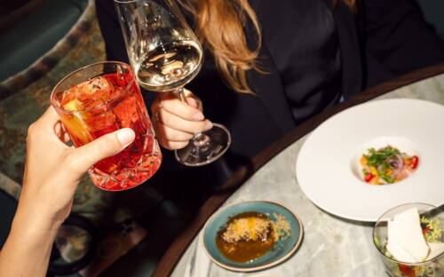 Grund zum Feiern: Hamburg wurde 2025 mit tollen neuen Restaurants bereichert. Eins davon: Greta Oto / ©MHP Hotel Group