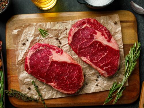 Highlight ist der „Schweinebauch 72 Hours“ im Johann’s / ©Unsplash/Sergey Kotenev