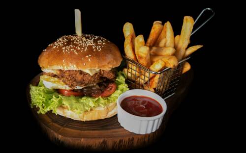 3h’s Burger serviert eine große Auswahl an klassischen Burgern. Von Cheese und Chili-Cheese über Chicken bis zum Veggie ist alles dabei / ©Unsplash/rollelflex_graphy726