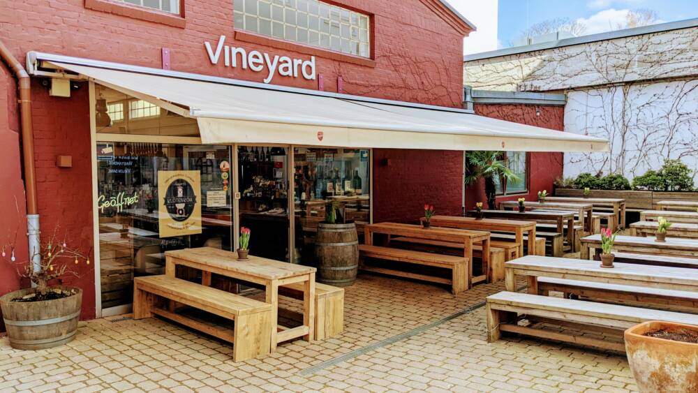 Im Sommer schmecken Wein und Flammkuchen aus dem Vineyard besonders gut / ©Vineyard