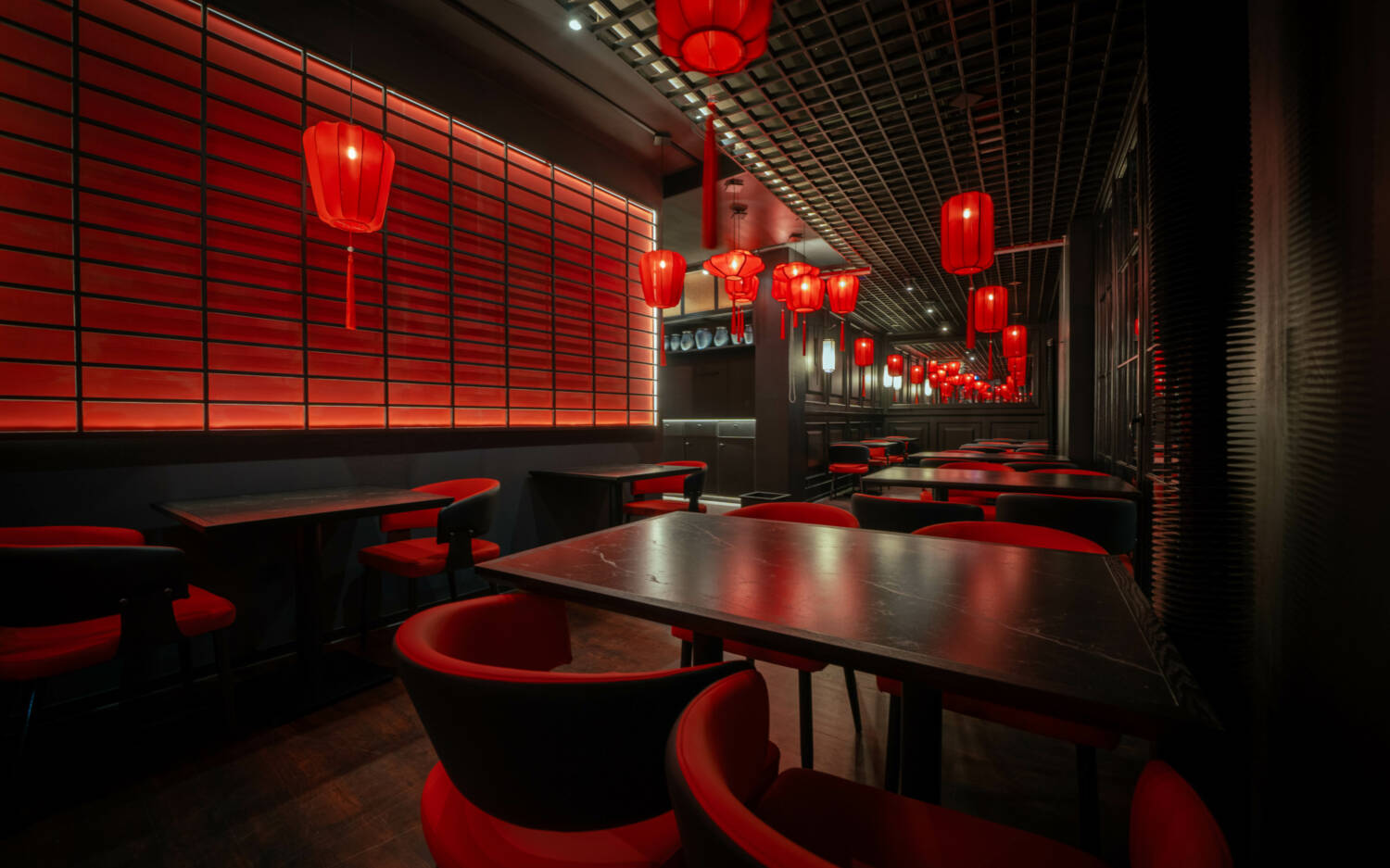 Rote Akzente dominieren das neue Restaurant im Eppendorfer Weg / ©Chuan Heritag