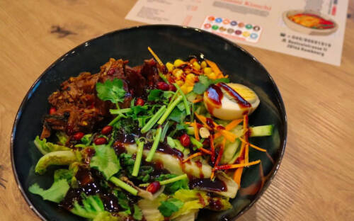 Scharf, sauer, gesund: Kimchi ist elementarer Teil der koreanischen Küche. Und im Umami Kimchi Star des Hauses / ©Umami Kimchi