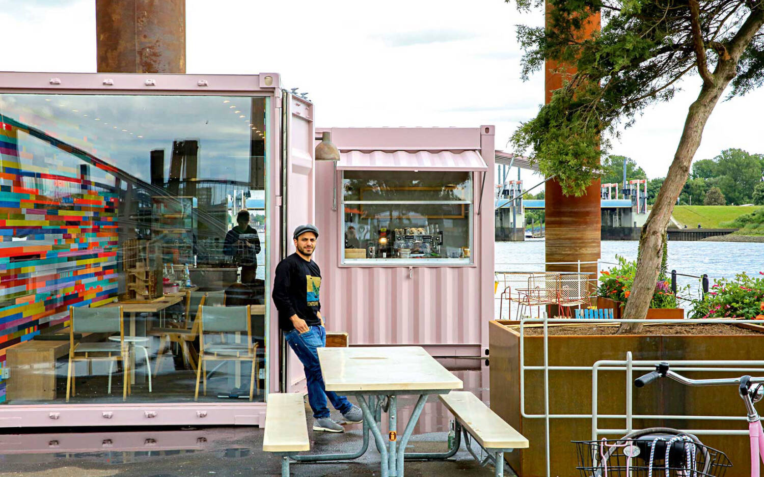 Szene-Café auf einer ehemaligen Zollinsel: das Entenwerder 1 an der Norderelbe / © Entenwerder 1