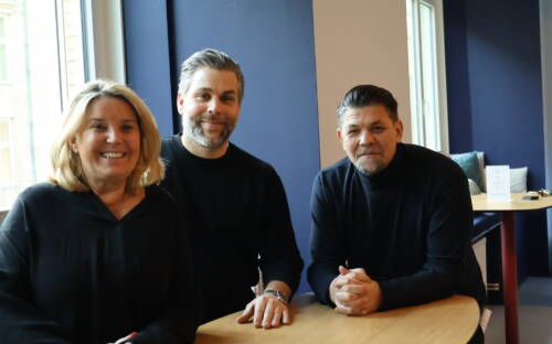 Tanya Kumst, Hannes Schröder und Tim Mälzer sprechen in der ersten Folge 2026 unter anderem über den Alsterpavillon / ©Alice von der Laden