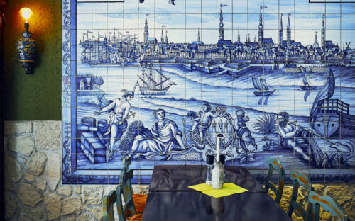 Tolle Wanddekorationen runden das Ambiente im O Farol ab /©Marc Sill