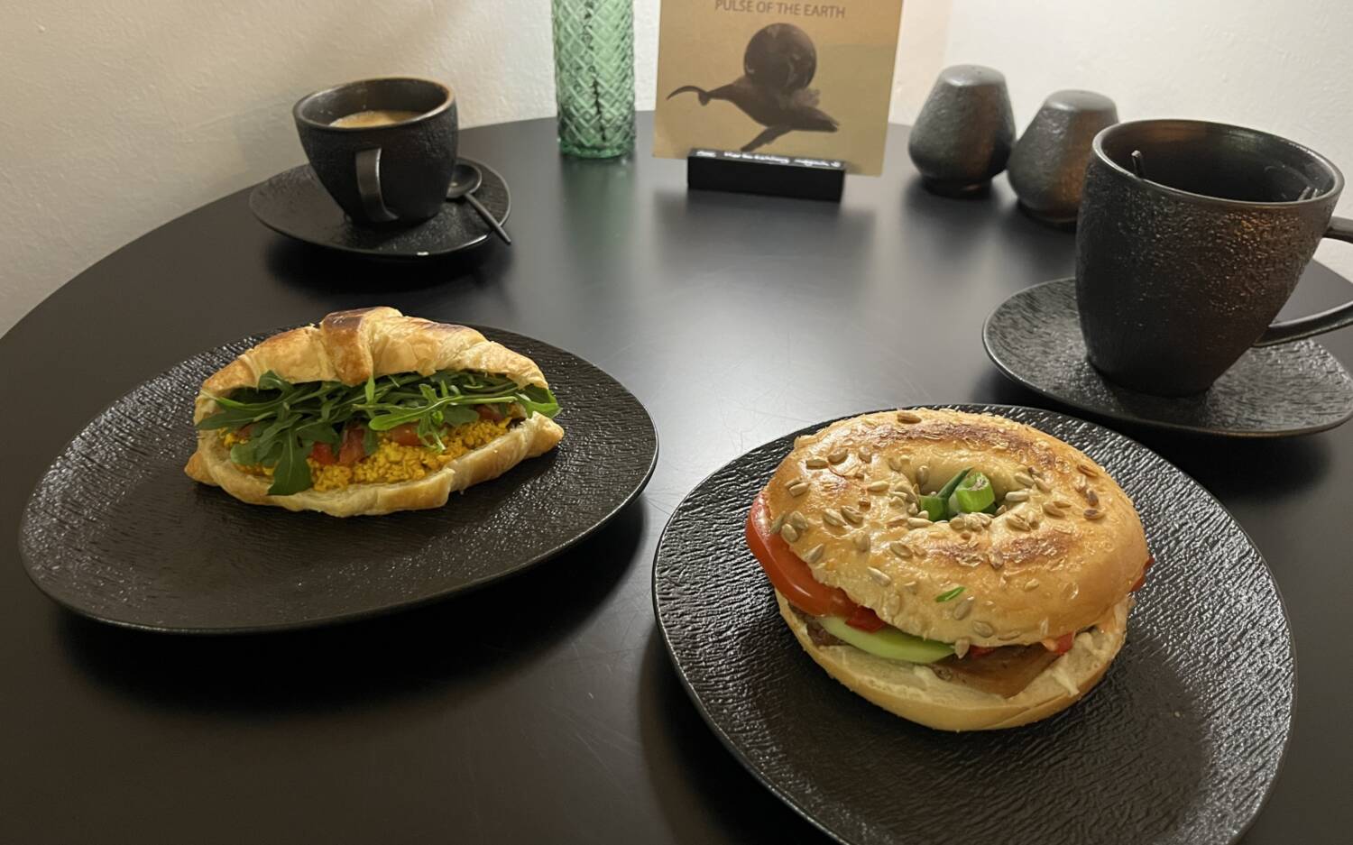 Bagels und Croissant-Bagels im Café Gegenvind / ©Genuss-Guide