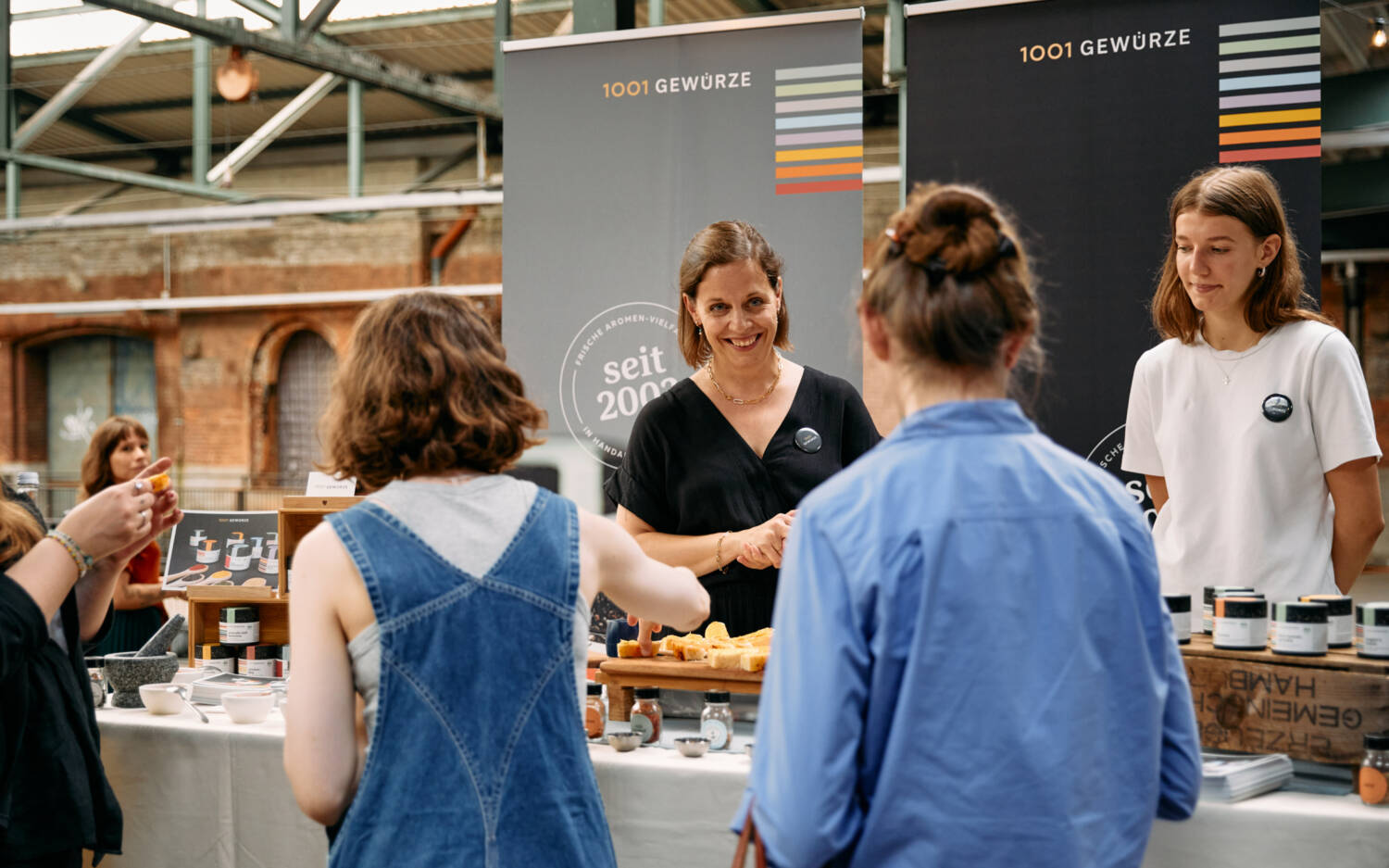 Beim Genussgipfel kommen Produzent:innen, Manufakturen und Händler:innen zusammen, um zu netzwerken / ©OpenMouth FoodFestival Hamburg Tourismus GmbH / Hobenköök.