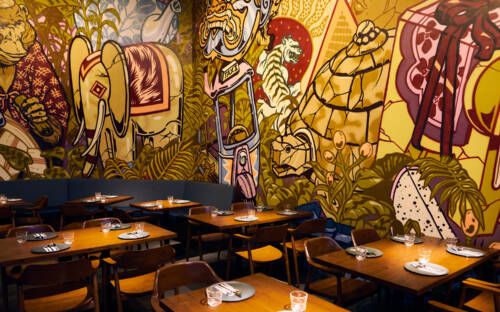 Berlin oder Hamburg? Die Wandmalerei im Jing Jing erinnert an die Hauptstadt / ©Marc Sill