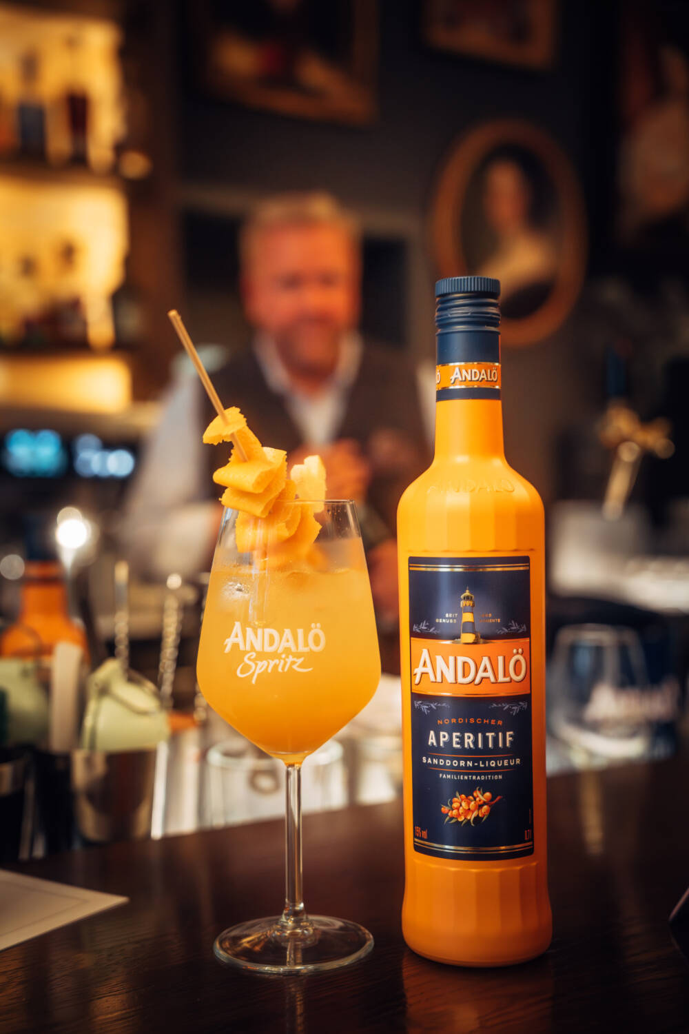 Besonders beliebt: Andalö Spritz mit Prosecco, Sprudelwasser eisgekühlt im Glas oder fertig gemixt in der To-go-Variante / ©Björn Baumert / Waldemar Behn GmbH