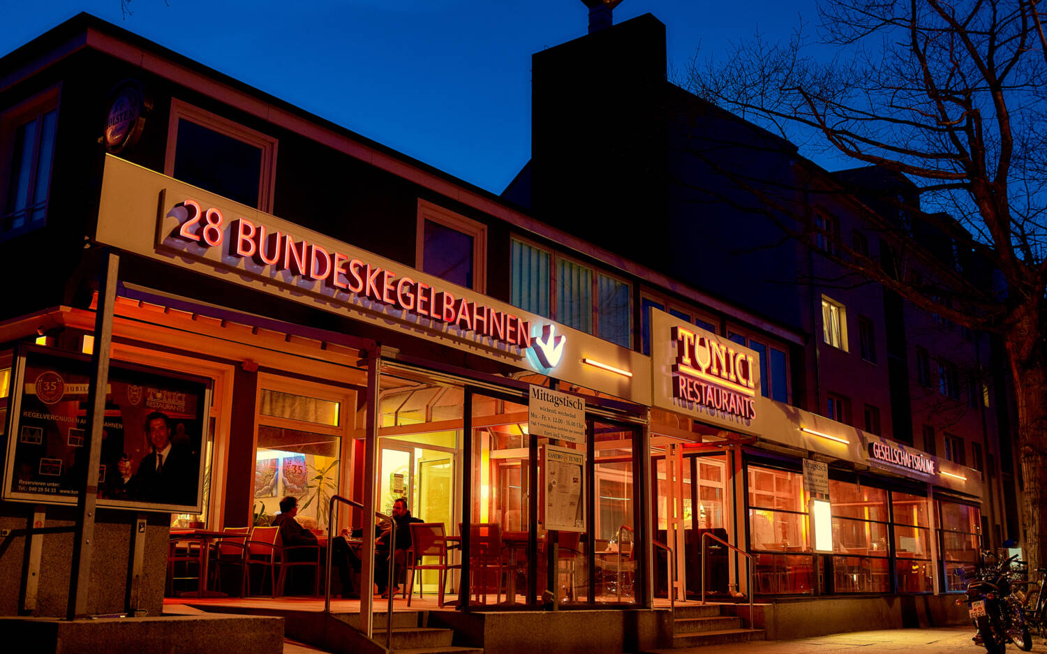 Das Lokal in Barmbek-Süd der familiengeführten Restaurantkette Tunici hat neben kroatischer Küche die weltgrößte Kegelbahn anzubieten /©Marc Sill