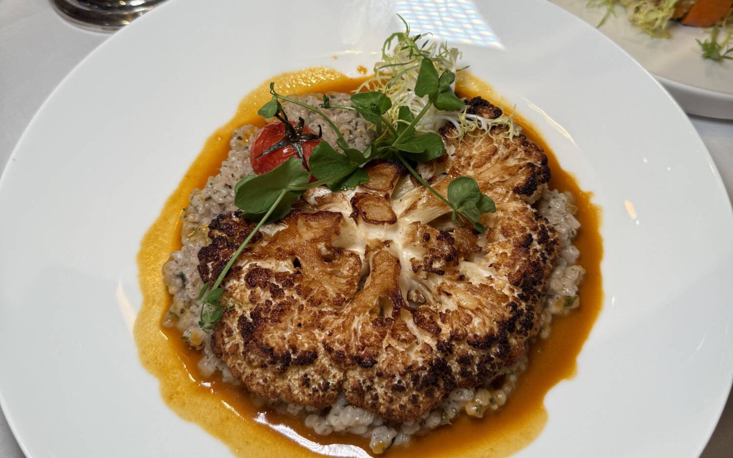 Das Menü wechselt in den zwei Monaten drei Mal: norwegische, hanseatische und englische Küche steht auf dem Plan /©Genuss-Guide