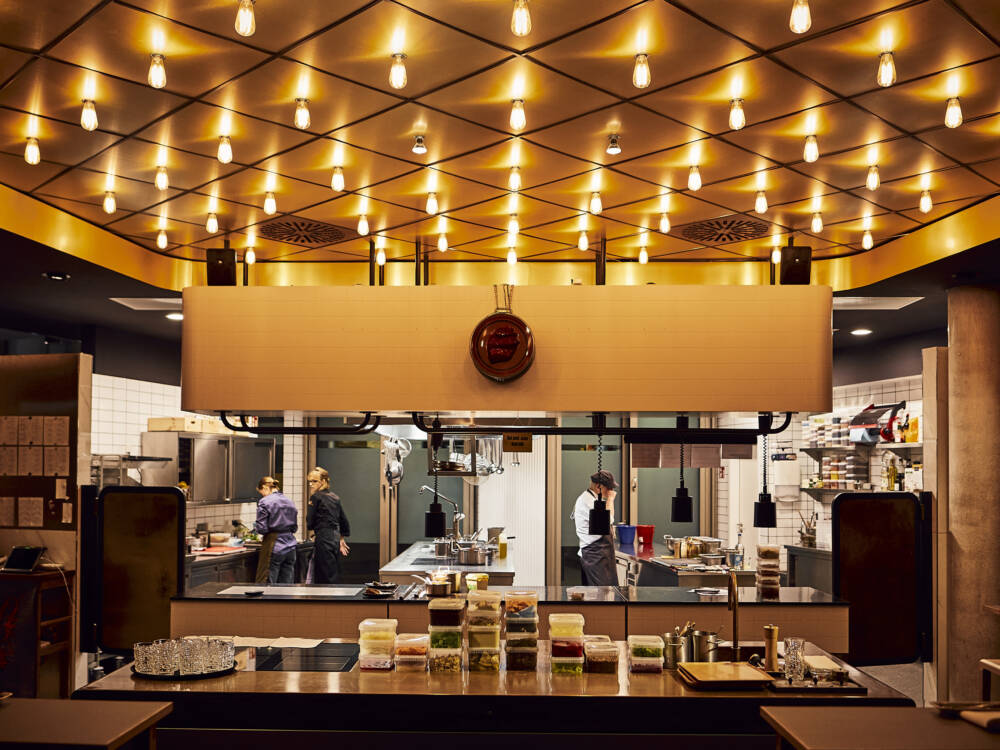 Das Restaurant überzeugt als eines der progressivsten Gastro-Spots Hamburgs / ©Marc Sill