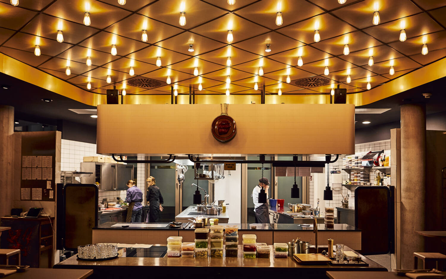 Das Restaurant überzeugt als eines der progressivsten Gastro-Spots Hamburgs / ©Marc Sill