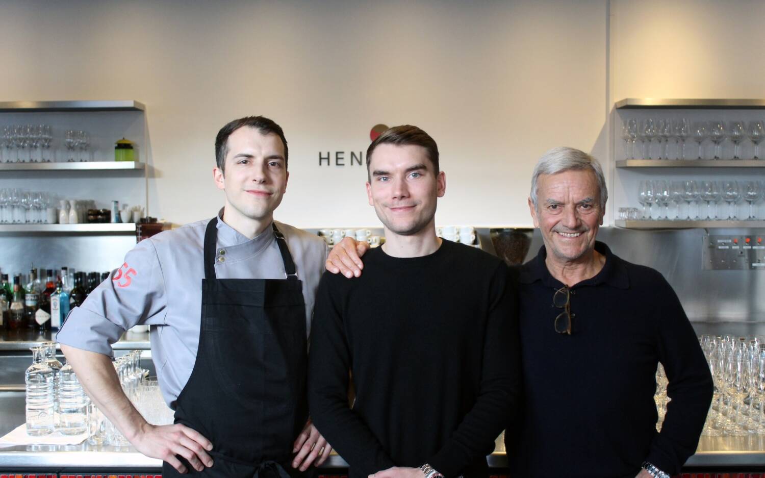 Das tüchtige und zuvorkommende Team empfängt jeden Gast herzlich im Henssler / ©Markus Nil