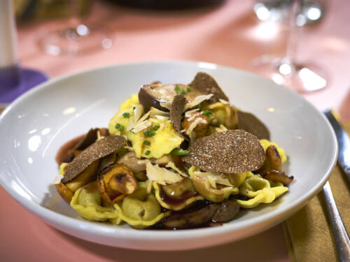 Ein luxuriöses Geschmackserlebnis: Zarte Ravioli mit feinstem Trüffel / ©Marc Sill