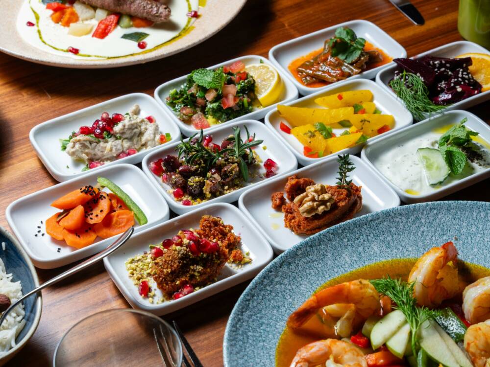 Eine Reise ins kulinarische Syrien: Das Mazza in Poppenbüttel tischt orientalische Leckereien auf / ©Kodaman Productions