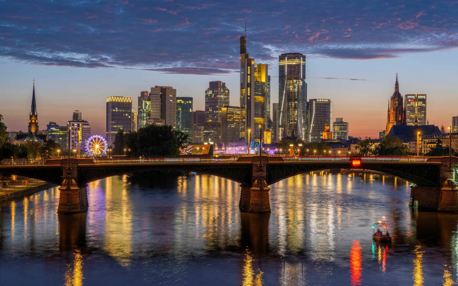 Frankfurt bleibt Michelin-Bühne: Auch 2026 und 2027 werden die Sterne in der Mainmetropole verliehen / © visitfrankfurt/Holger Ullmann