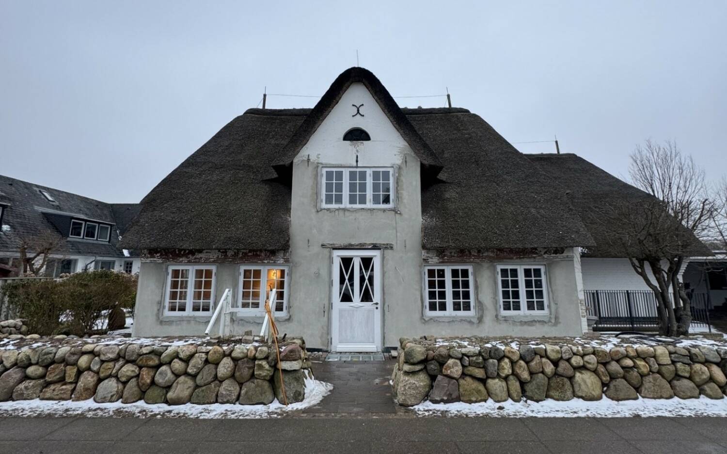 Frischer Wind im Keitum: Das alte Reetsdachshaus an der Süderstraße bekommt neue Betreiber / ©loerke-pr
